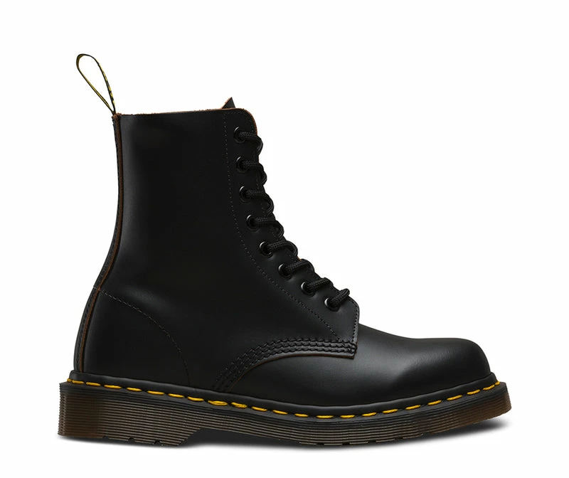 Dr Martens Vintage Made In England 1460 Black Quilon 8 Eyelet Boot 12308001